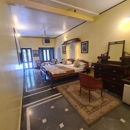 Kesar Bhawan Palace Mount Abu Bagian luar foto