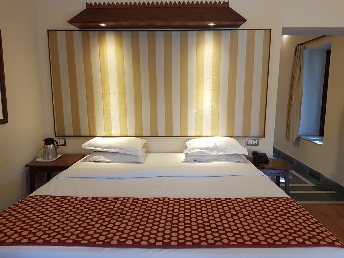 Kesar Bhawan Palace Mount Abu Bagian luar foto