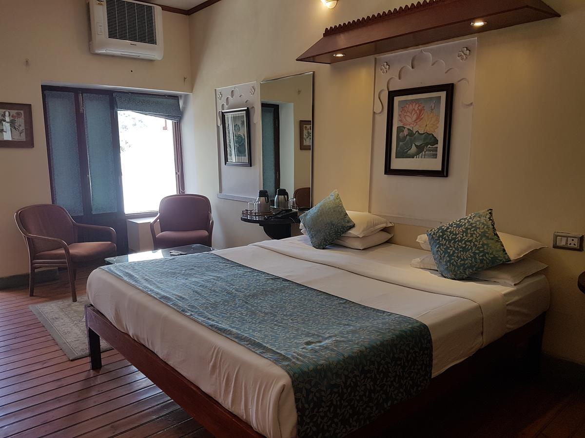 Kesar Bhawan Palace Mount Abu Bagian luar foto